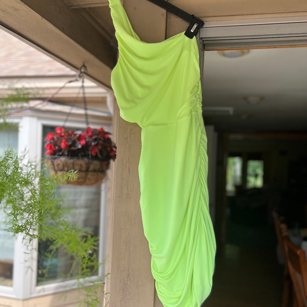 Yellow One-Shoulder Mini Dress w/ Side Cut-Out - Size S